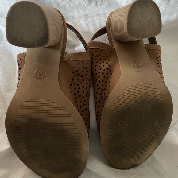 Universal Thread Cutout Peep Toe Stacked Heel - Picture 2 of 6